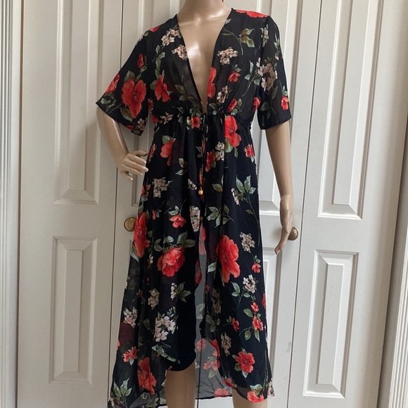 cure. Other - Cure. Womens L Black Sheer Robe With Floral Pattern. So Pretty. Adjusted Tie